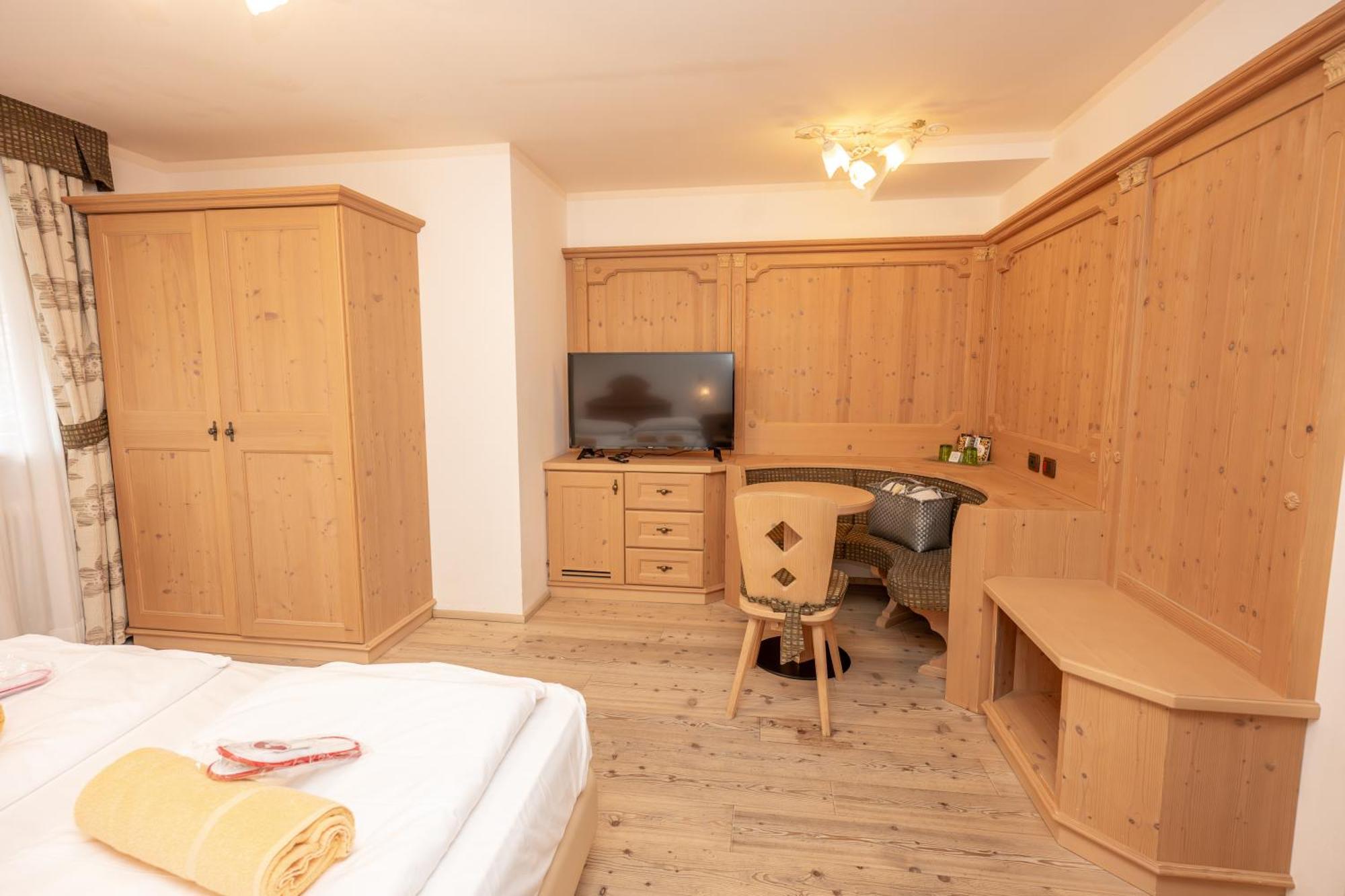 Double or Twin Room Balcony